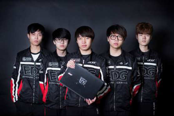 皇家社会更 皇家社会更