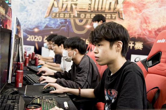 字母哥与利 字母哥与利